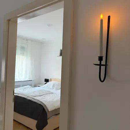 Neu Renoviertes Nahe Flughafen Wien I Mit Parkplatz & 2 Schlafzimmer * Schwechat