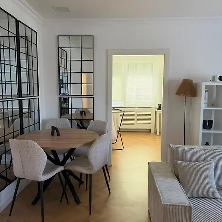 Neu Renoviertes Nahe Flughafen Wien I Mit Parkplatz&2 Schlafzimmer Apartment Schwechat